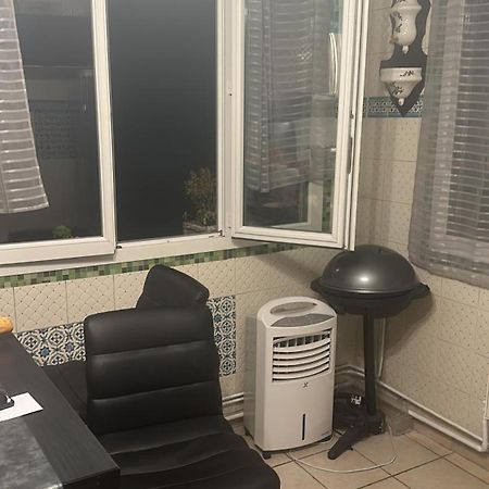 Laila Lägenhet Creil Exteriör bild